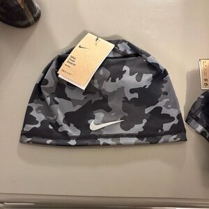 Nike Men's Black and Gray Camo Beanie